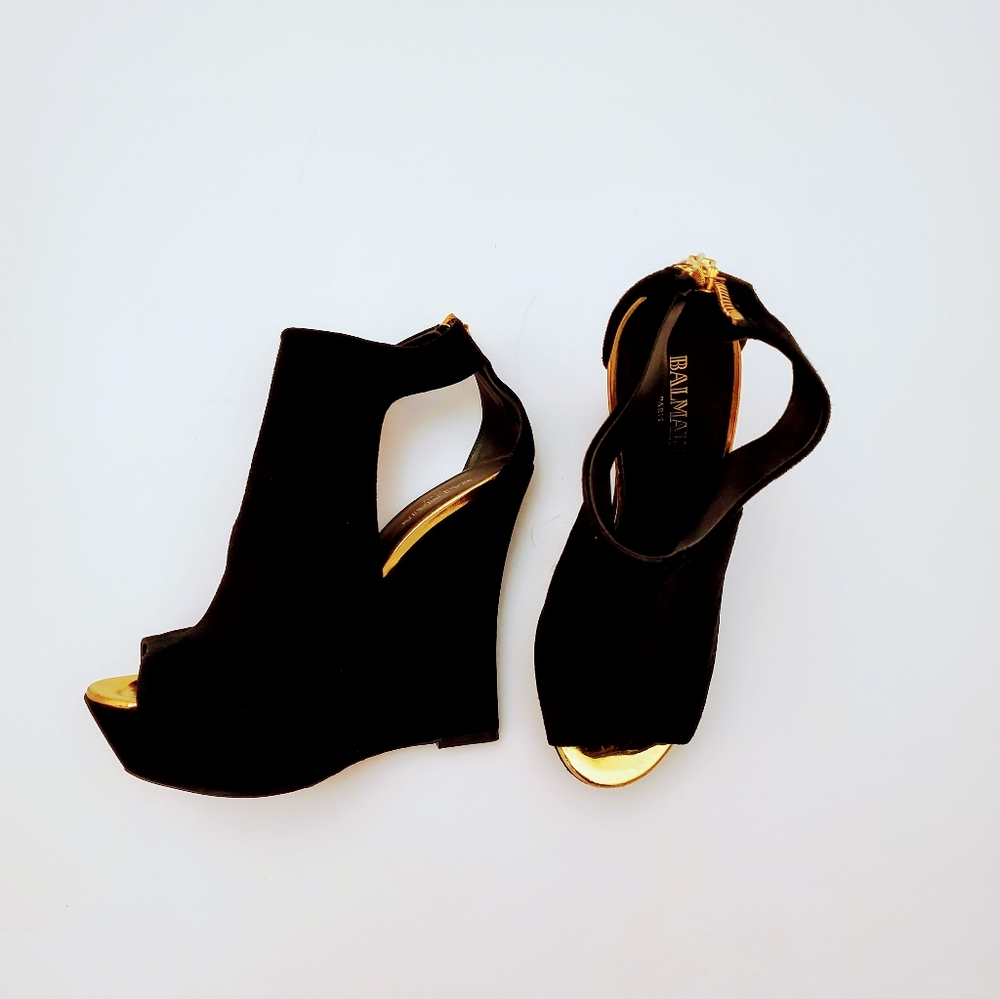 Sandal - Picture 2 of 3